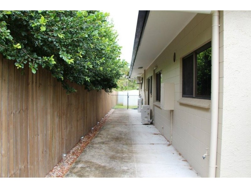 4 Norris Street, Whitfield QLD 4870