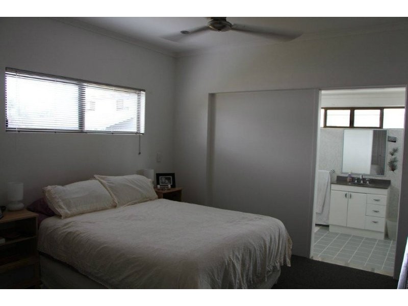 4 Norris Street, Whitfield QLD 4870