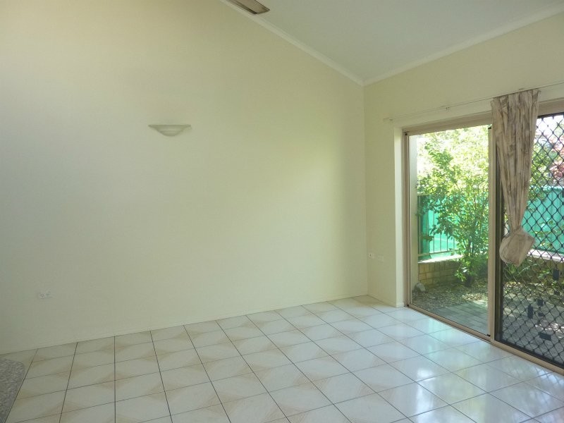 2/370 Severin Street, Parramatta Park QLD 4870