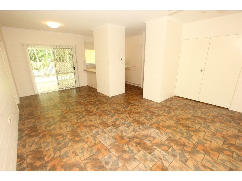 2/88 Little Street, Manunda QLD 4870