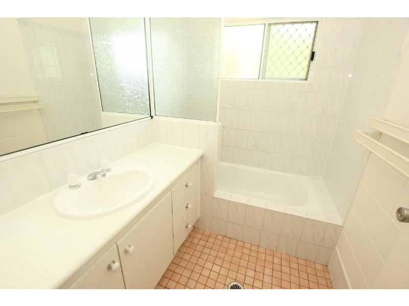 2/88 Little Street, Manunda QLD 4870