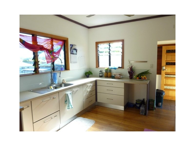 42 Jones Street, Westcourt QLD 4870