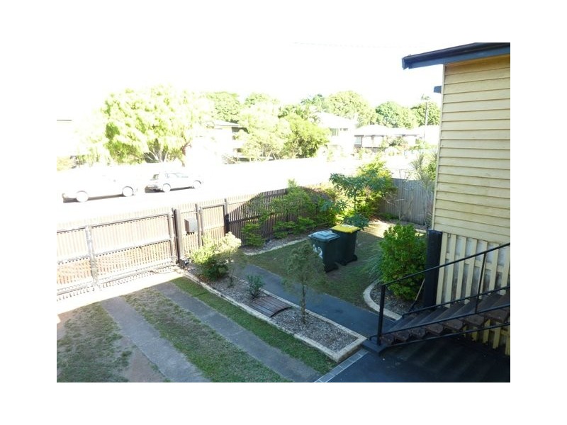 42 Jones Street, Westcourt QLD 4870