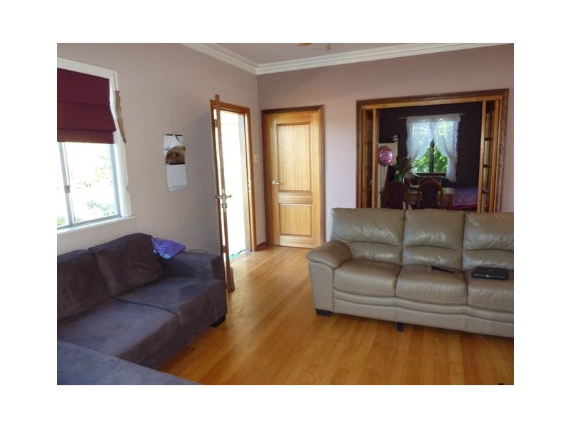 42 Jones Street, Westcourt QLD 4870