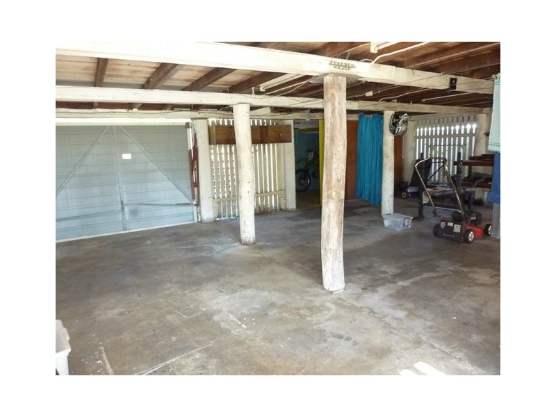 42 Jones Street, Westcourt QLD 4870