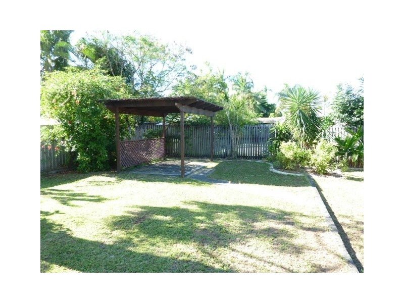 42 Jones Street, Westcourt QLD 4870