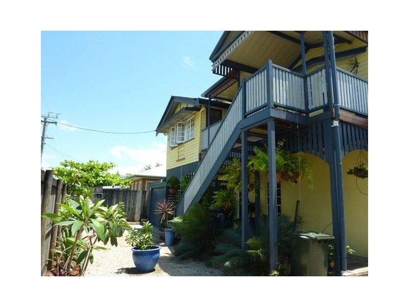 236 Aumuller Street, Westcourt QLD 4870