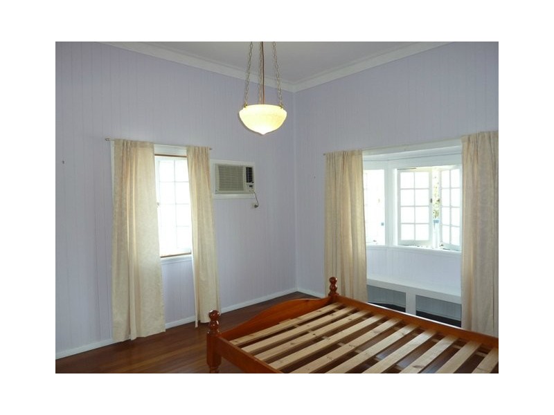 236 Aumuller Street, Westcourt QLD 4870