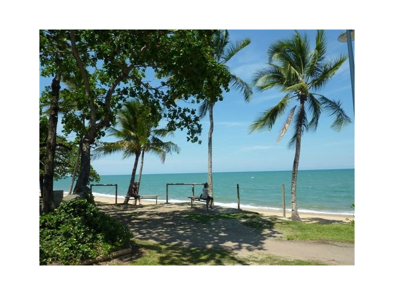 Trinity Beach QLD 4879