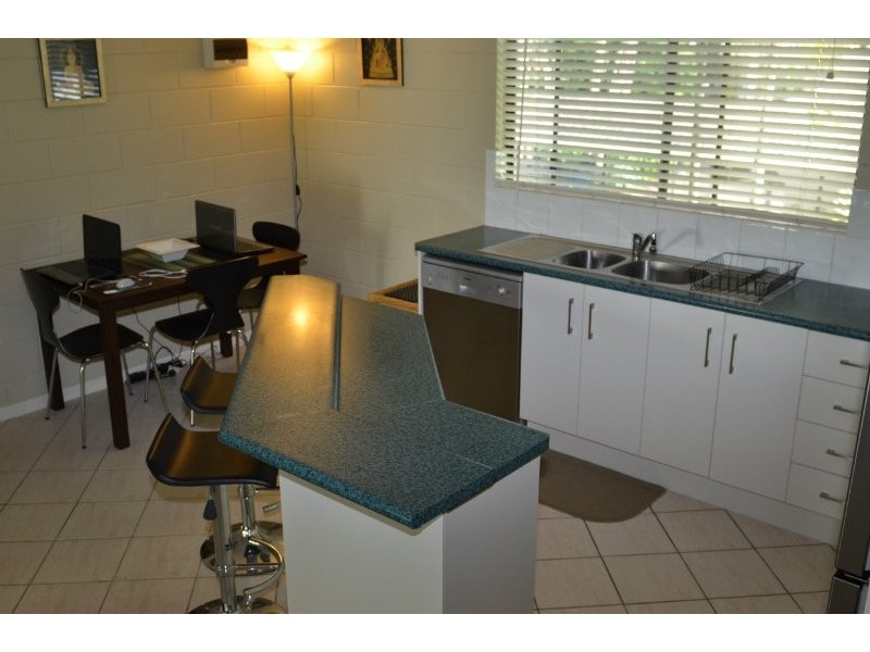 8/21 -25 Cedar Road, Palm Cove QLD 4879
