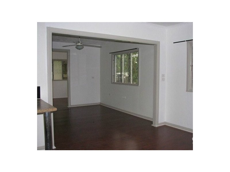 Holloways Beach QLD 4878