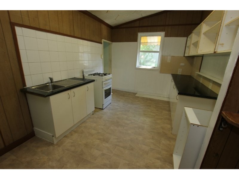 27 Howe Street, Cairns North QLD 4870