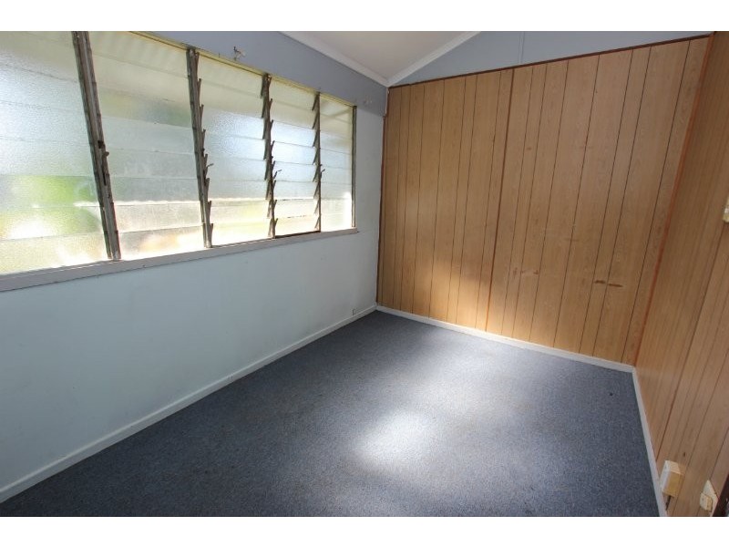 27 Howe Street, Cairns North QLD 4870