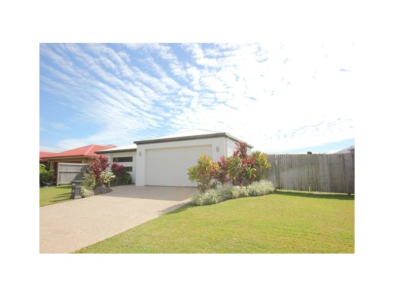 12 Montalbion Ave, Trinity Beach QLD 4879