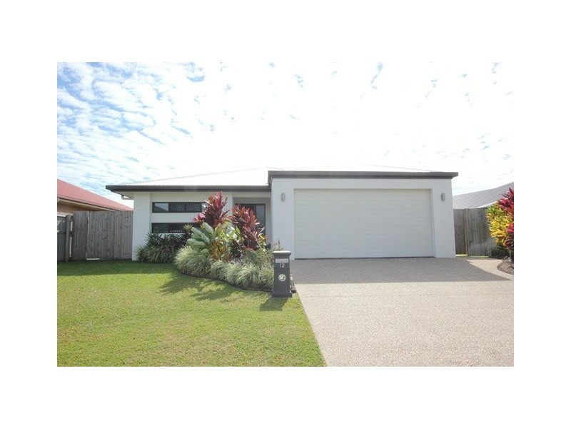 12 Montalbion Ave, Trinity Beach QLD 4879