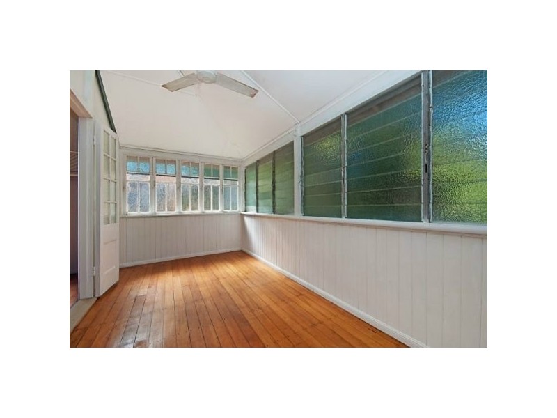 11 Law Street, Cairns North QLD 4870