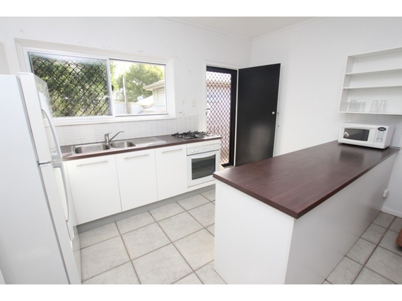 4/15 Lily Street, Cairns North QLD 4870