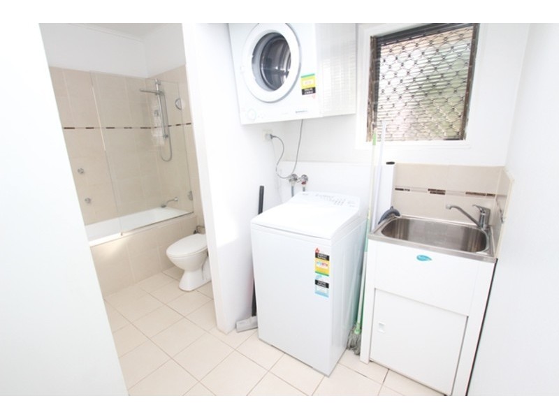 4/15 Lily Street, Cairns North QLD 4870