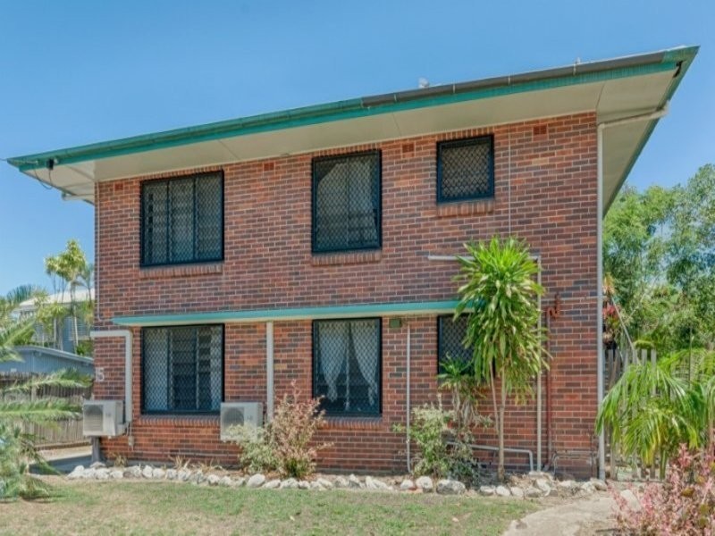 4/15 Lily Street, Cairns North QLD 4870