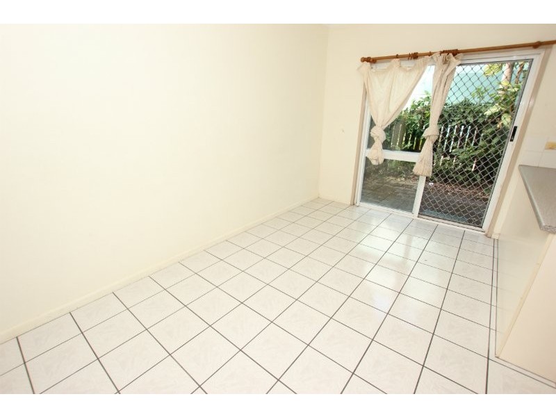 8/33 Balaclava Rd, Earlville QLD 4870