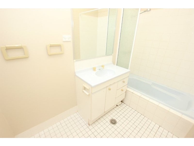 8/33 Balaclava Rd, Earlville QLD 4870