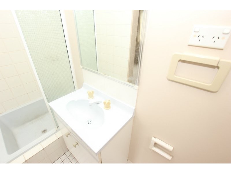 8/33 Balaclava Rd, Earlville QLD 4870