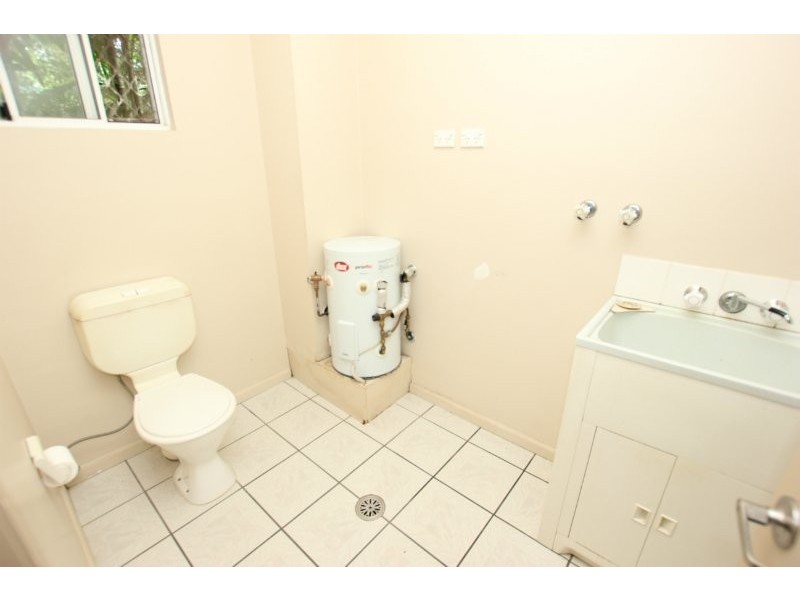 8/33 Balaclava Rd, Earlville QLD 4870