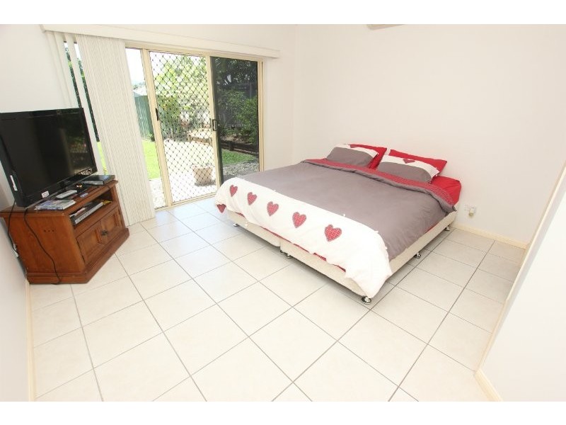 Bentley Park QLD 4869