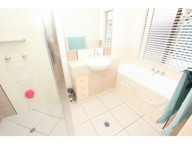 Bentley Park QLD 4869