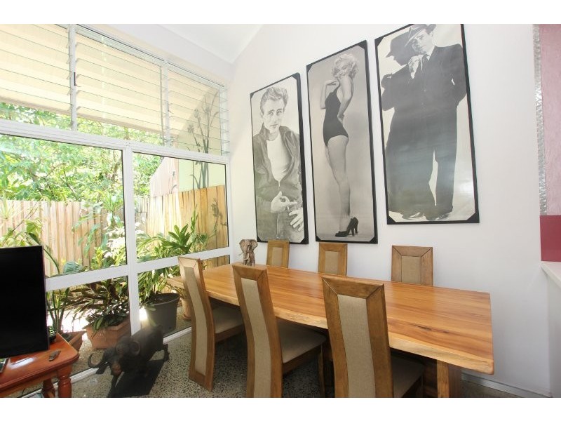 Holloways Beach QLD 4878