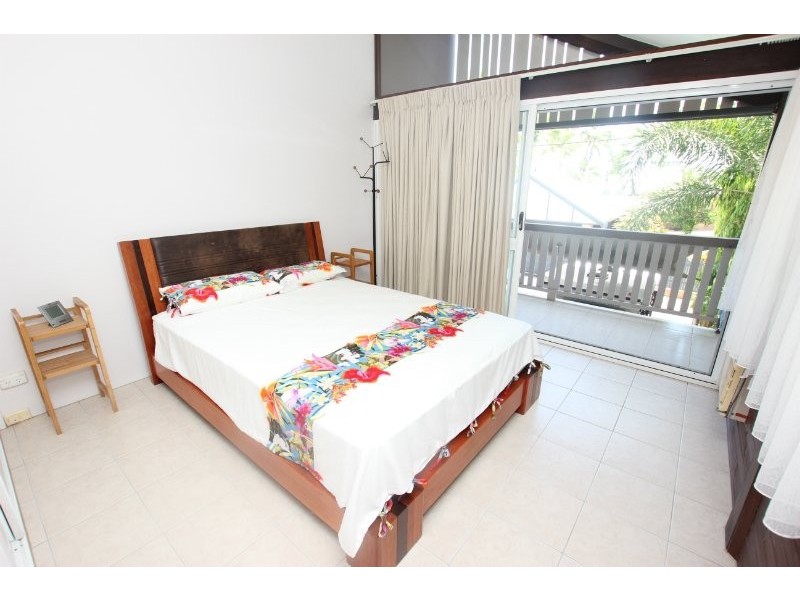 Holloways Beach QLD 4878