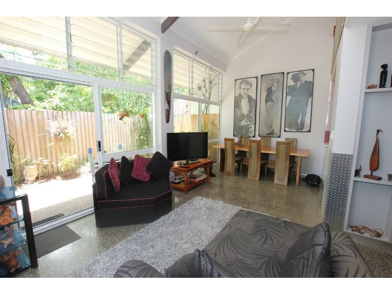 Holloways Beach QLD 4878