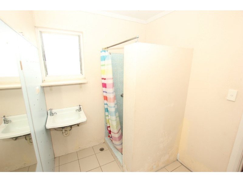 2/8 Earl Street, Woree QLD 4868