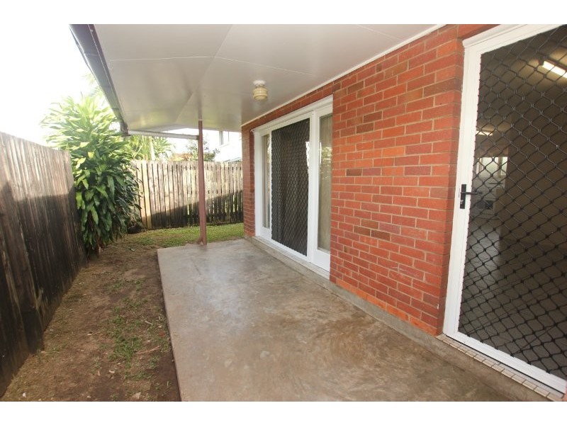 2/8 Earl Street, Woree QLD 4868