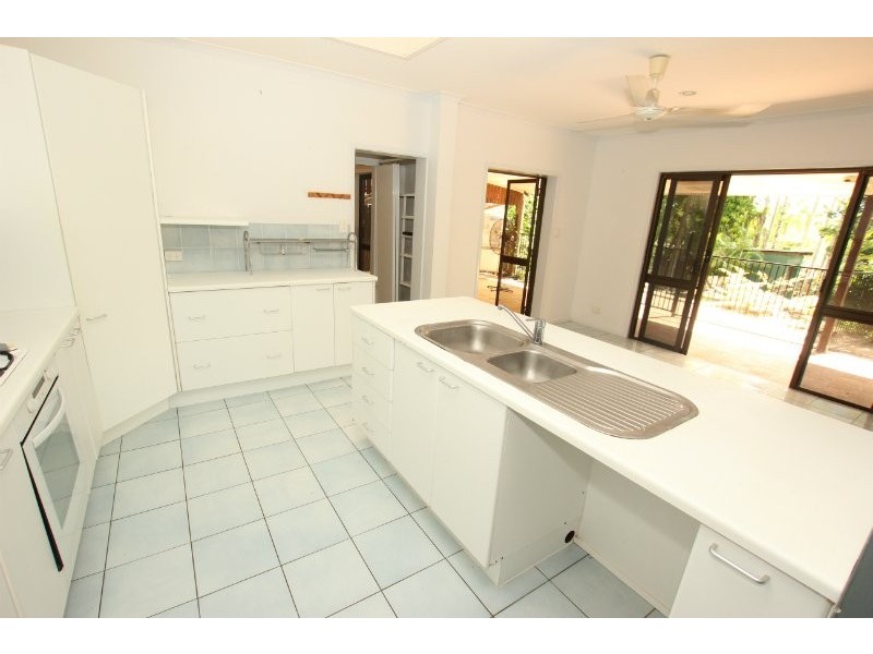 18 Hermes Close, Mooroobool QLD 4870