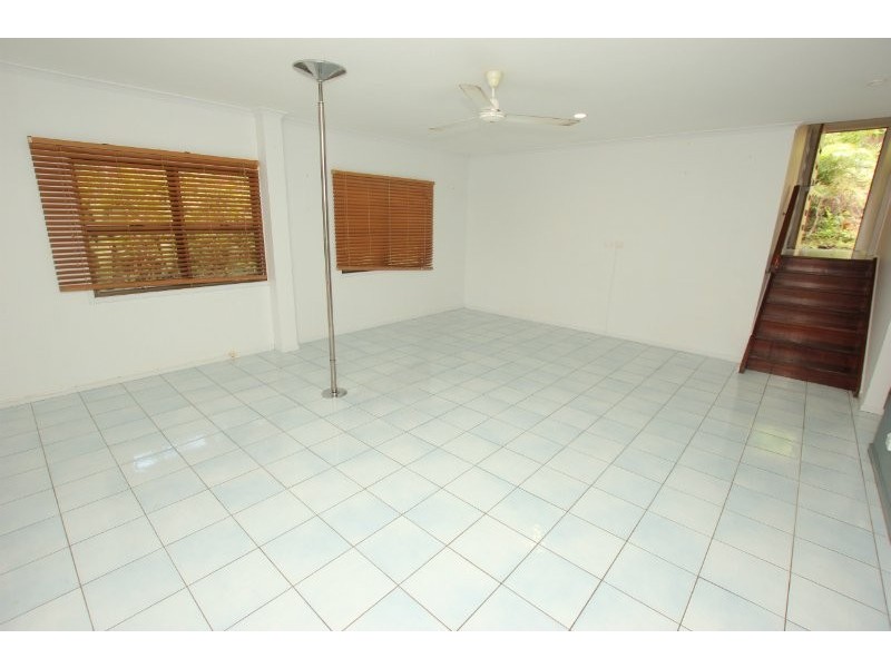18 Hermes Close, Mooroobool QLD 4870
