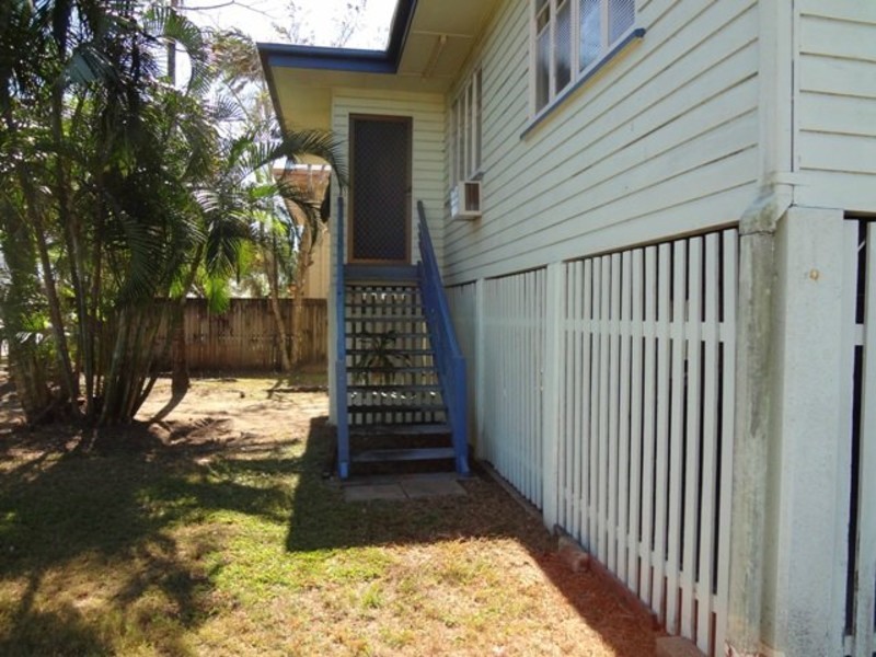 Westcourt QLD 4870