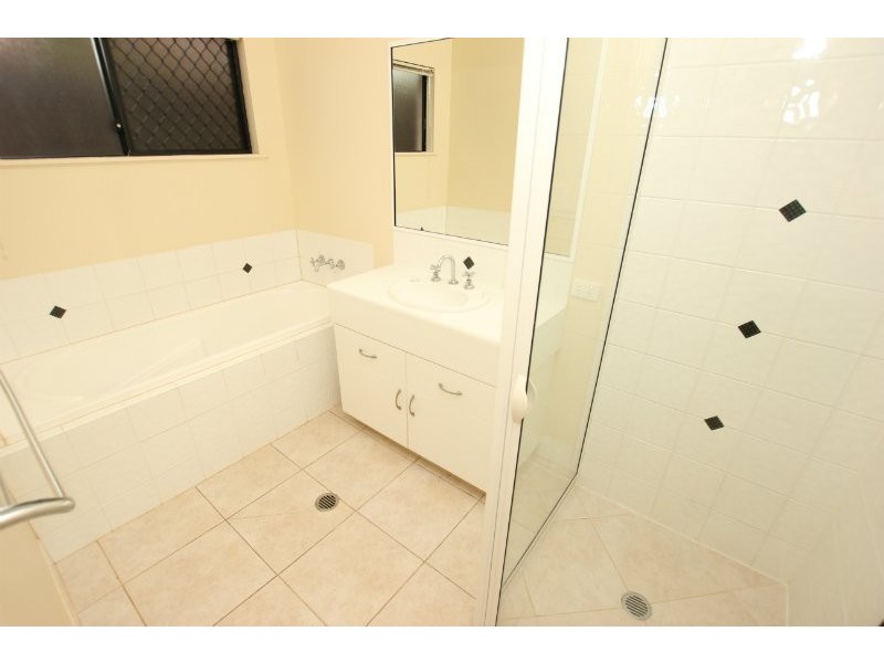 33 Madigans Drive, Mount Sheridan QLD 4868