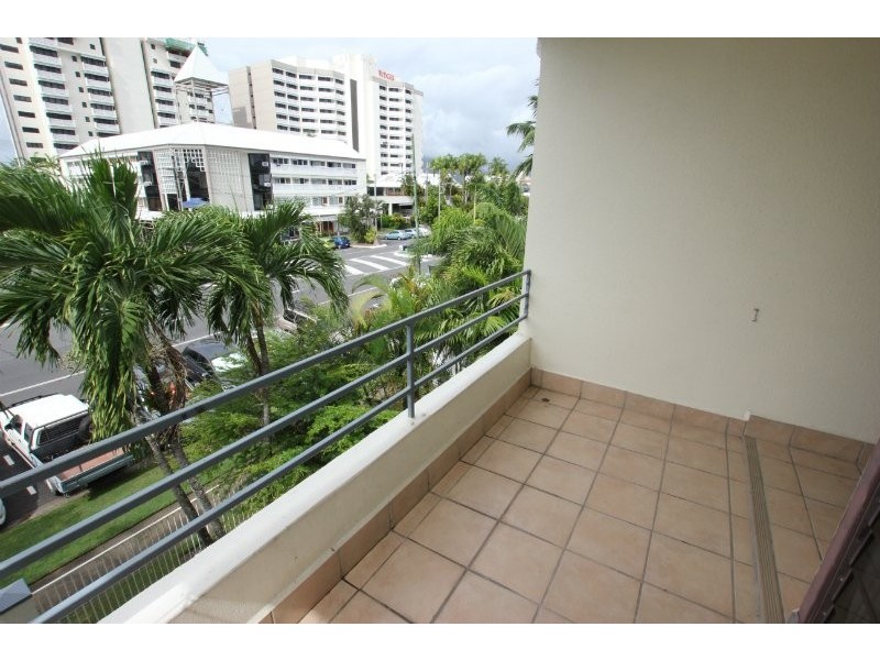 Cairns North QLD 4870