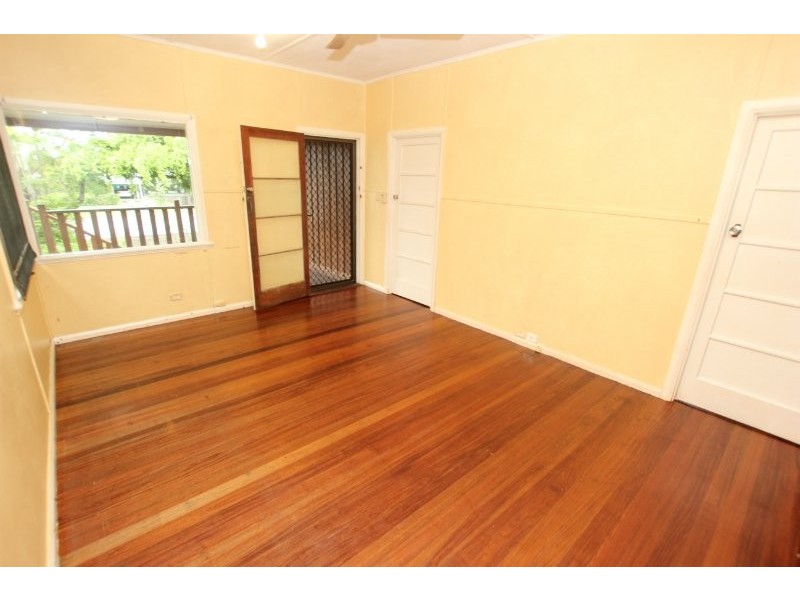 Westcourt QLD 4870