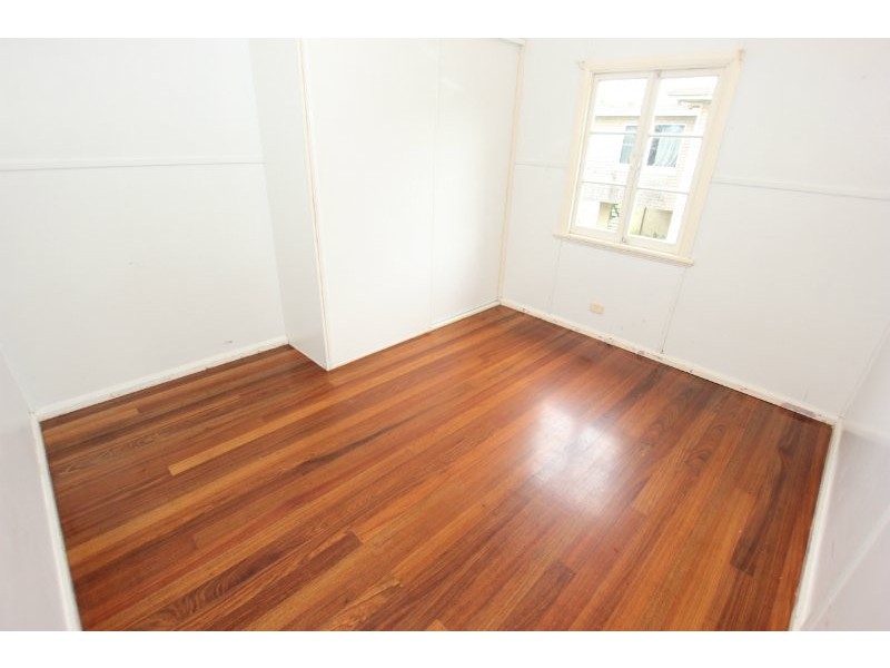 Westcourt QLD 4870