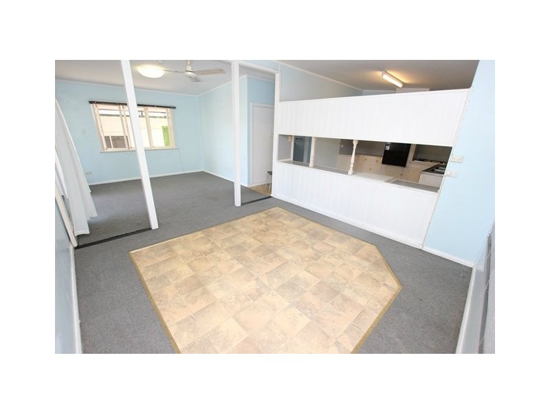 Westcourt QLD 4870