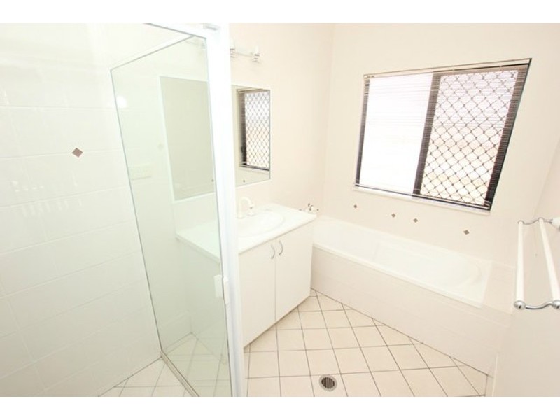 Bentley Park QLD 4869