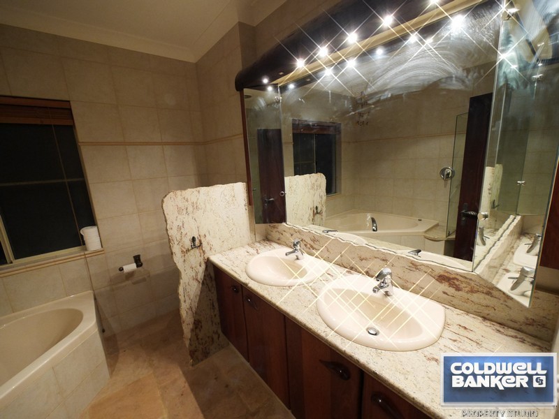 92 Lascelles Pde, Gooseberry Hill WA 6076