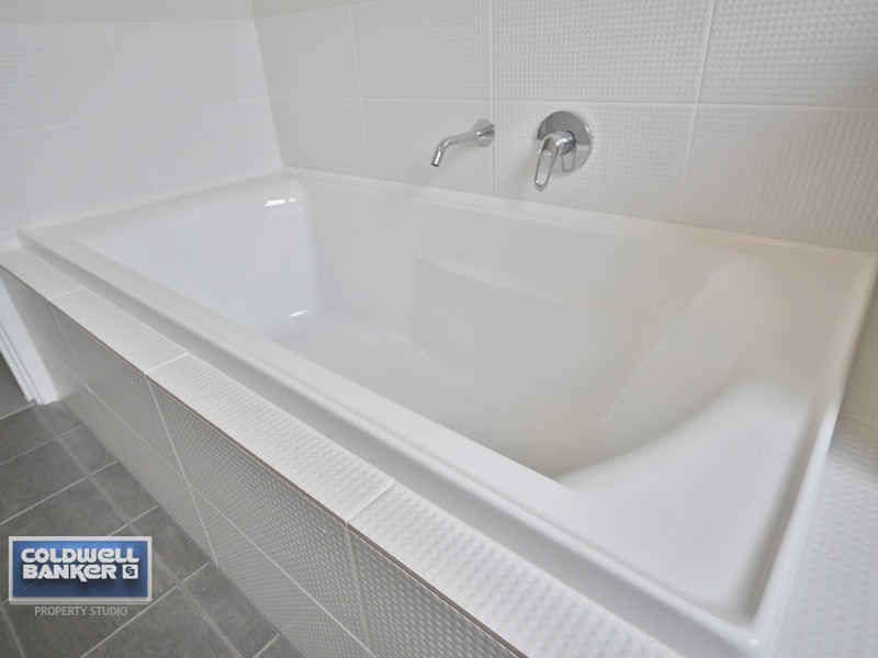 60 Broadside Avenue, Eglinton WA 6034