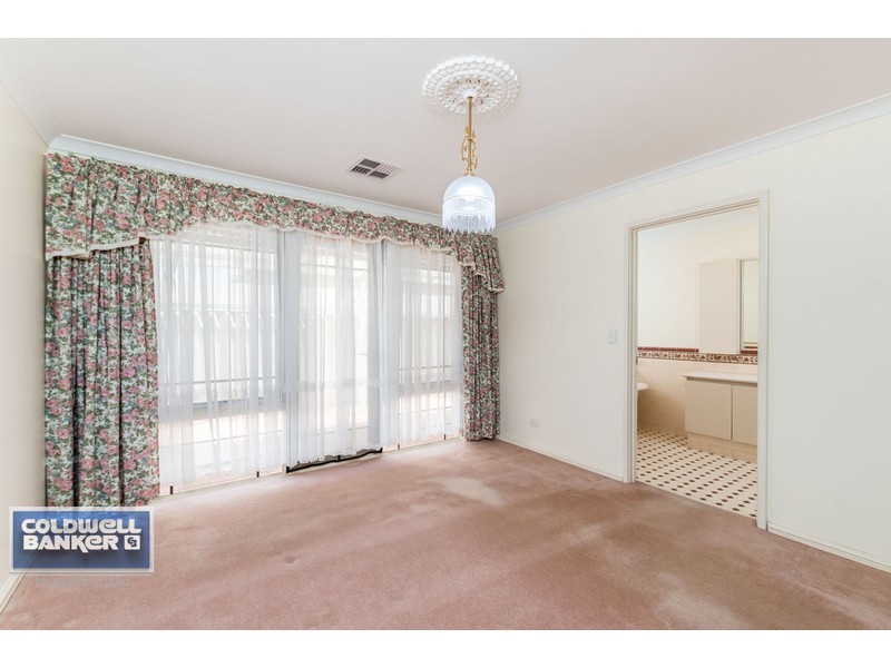 10 Erlistoun Street, Golden Bay WA 6174