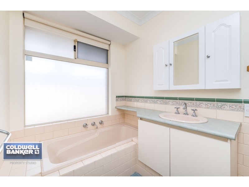 10 Erlistoun Street, Golden Bay WA 6174