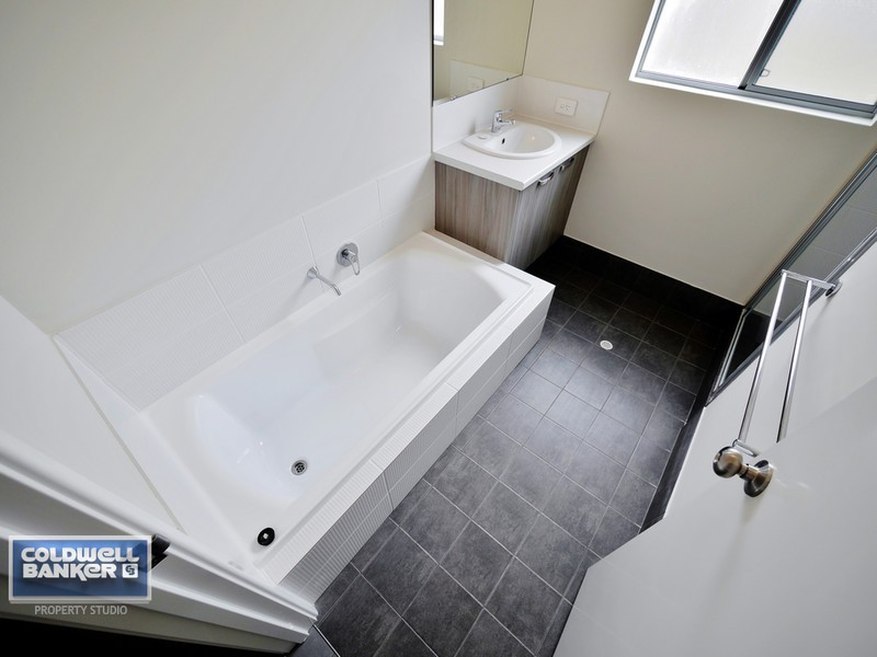 60 Broadside Avenue, Eglinton WA 6034