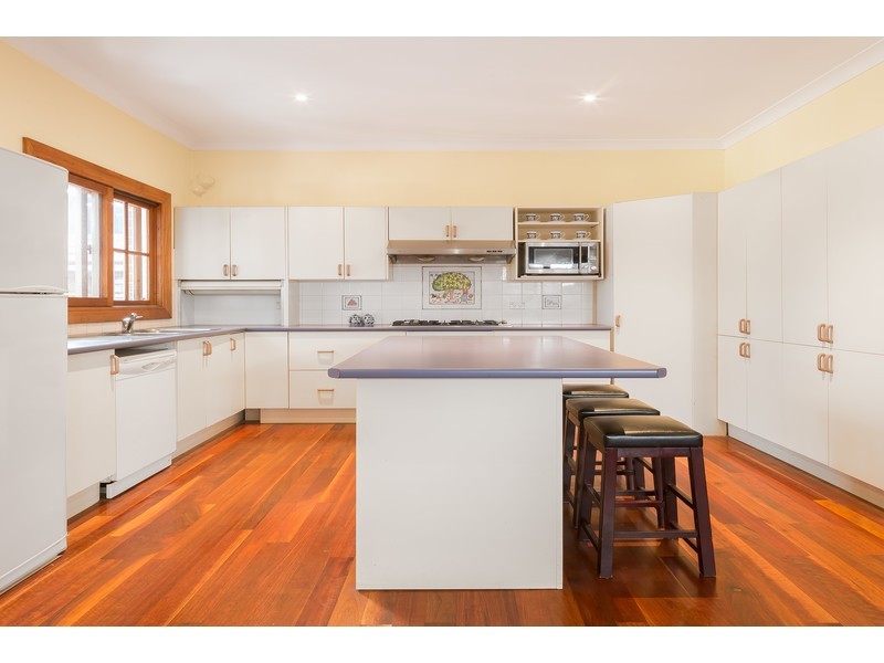 10 Tarrants Avenue, Eastwood NSW 2122