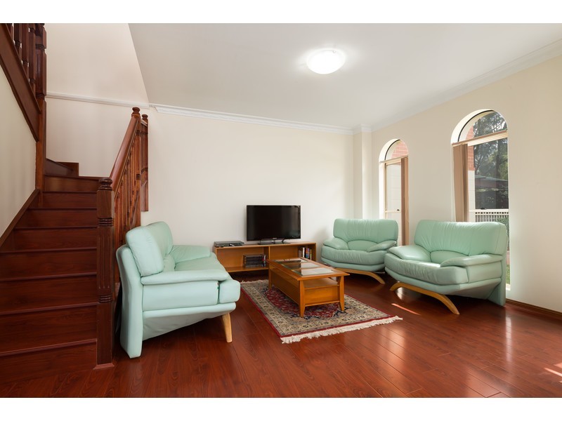 6 Eulo Parade, Ryde NSW 2112